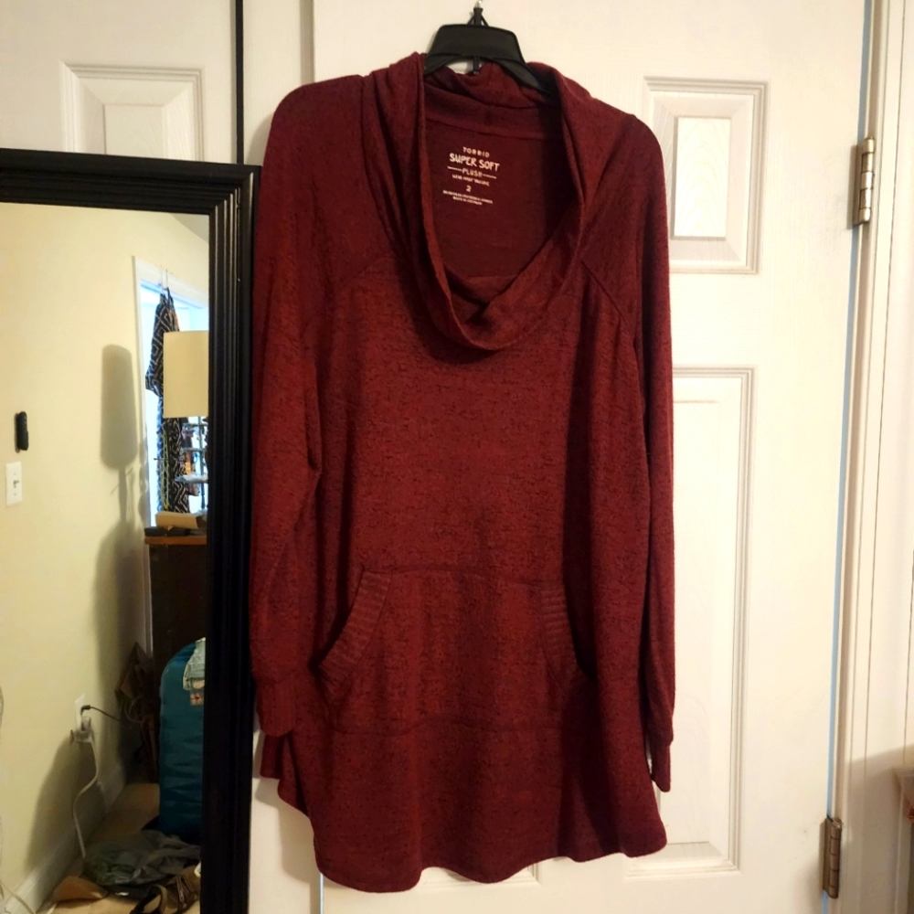 Torrid sz 2 super soft plush burgundy cowl neck top